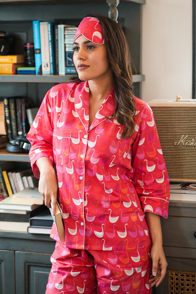 Load image into Gallery viewer, SWAN IN RED - TWINNING PAJAMA SET