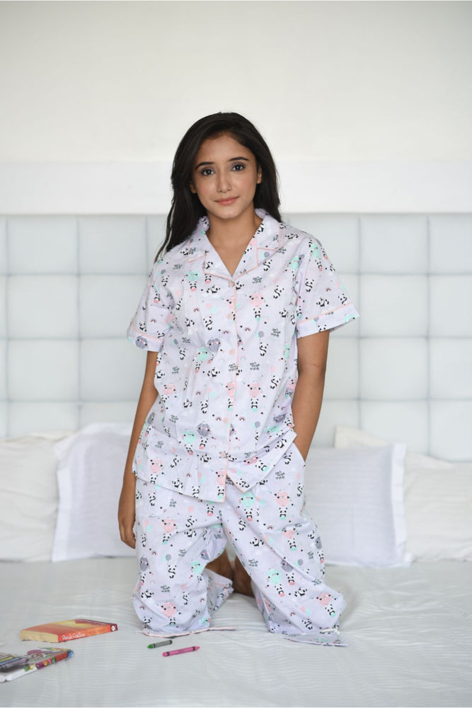 Load image into Gallery viewer, PANDA ON A HOLIDAY