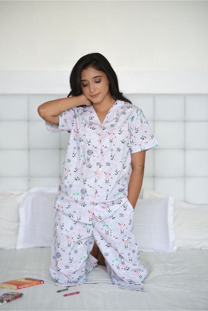 Load image into Gallery viewer, PANDA ON A HOLIDAY