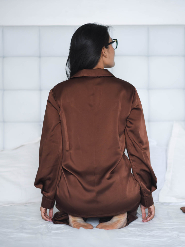 Load image into Gallery viewer, CHOCOLATE SATIN NOTCHED COLLAR