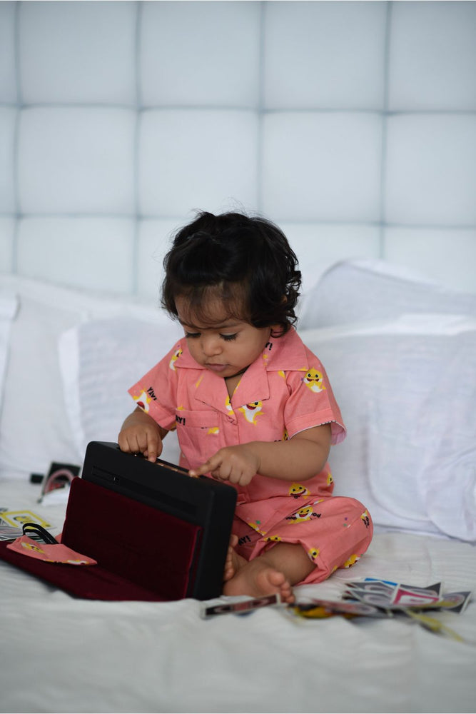 Load image into Gallery viewer, BABY SHARK – ORANGE MINI