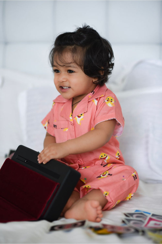 Load image into Gallery viewer, BABY SHARK – ORANGE MINI