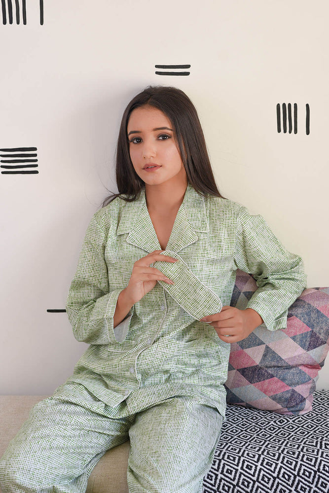 Load image into Gallery viewer, GREEN AESTHETIC - TWINNING PAJAMA SET
