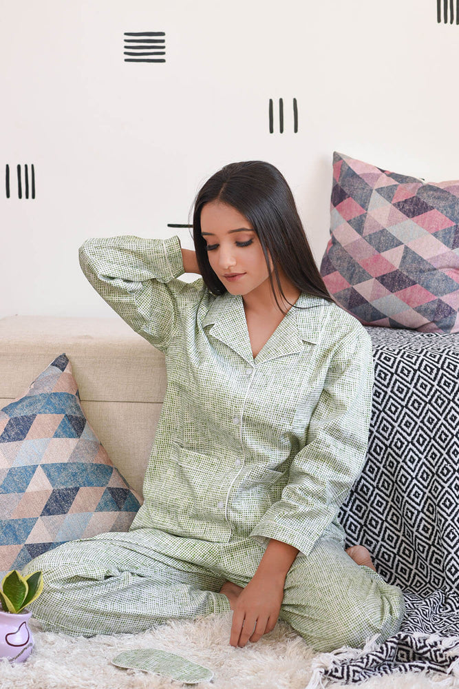 Load image into Gallery viewer, GREEN AESTHETIC - TWINNING PAJAMA SET
