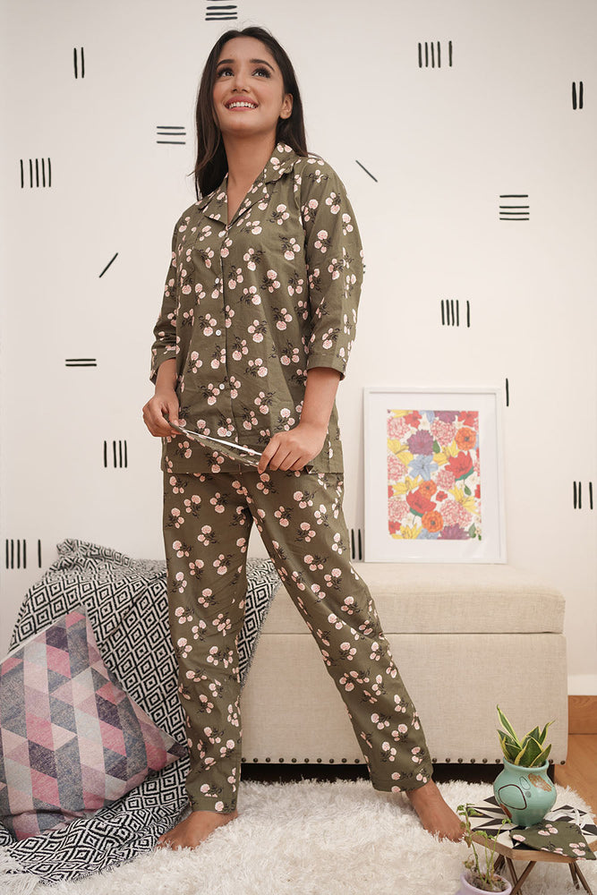 Load image into Gallery viewer, OLIVE FLORAL - TWINNING PAJAMA SET
